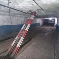 甘肃华亭QZCL-240煤矿运输巷道变坡点气动挡车梁