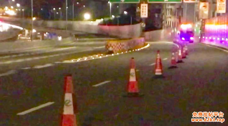 同步太阳能道钉